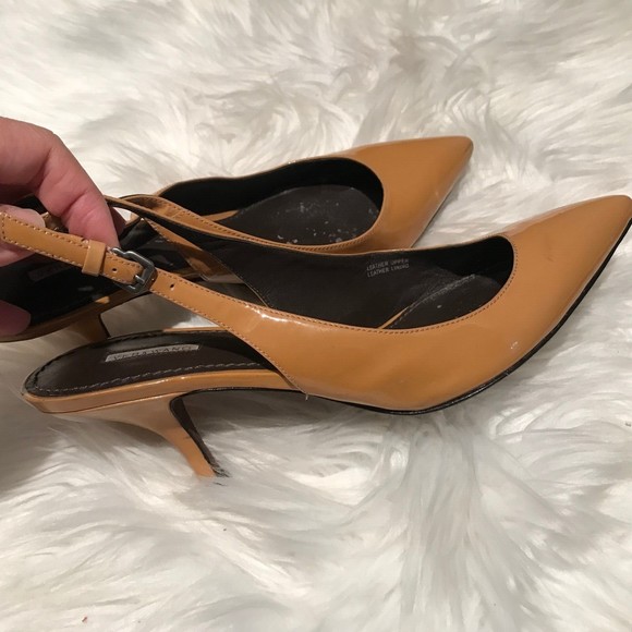 Authentic Designer Vera Wang Kitten Strap Patent Slingbacks - all leather 7.5M - Picture 5 of 8